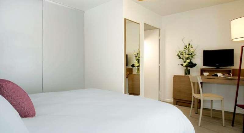 Terres De France - Appart'Hotel Quimper Bretagne Habitación foto